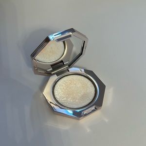Fenty Beauty by Rihanna Diamond Bomb 2.8g